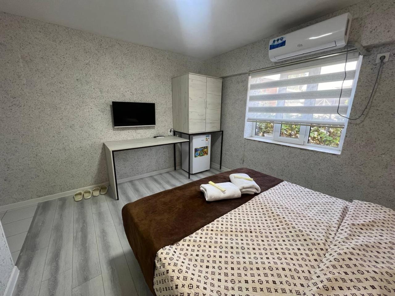 Abs Guest House Osh Buitenkant foto